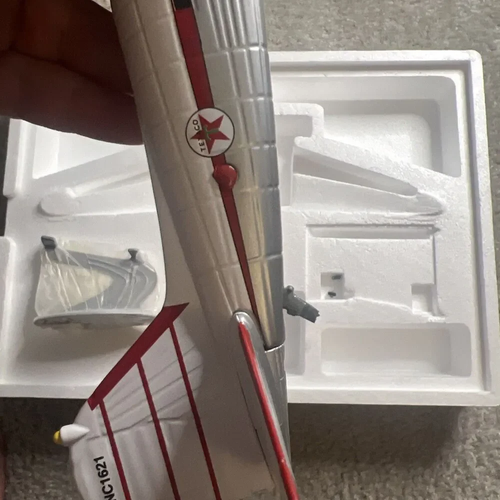 Ertl 2003 Wings of Texaco Gooney Bird Douglas DC-3C 11th Series - Wheel Broken